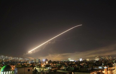 США, Франция и Великобритания нанесли удары по Сирии