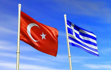 Турецкие пограничники сняли флаг Греции на острове в Егейском море 