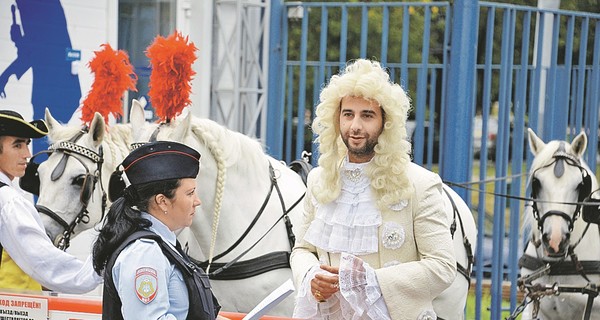 Иван Ургант: Надо смотреть вперед. Но глаза уже видят не одинаково хорошо...