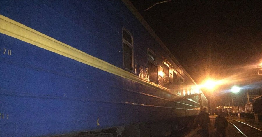 В Одессе 11-летняя девочка залезла на поезд и ее ударило током