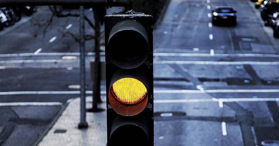 Авария в Кривом Роге: правительство может отменить желтый сигнал светофора 