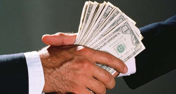 В Киеве задержали судью, который вымогал взятку за восстановление на работе служащего 