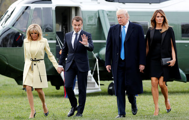 Стильные и в коротких платьях: Мелания Трамп и Брижит Макрон встретились в Белом доме 