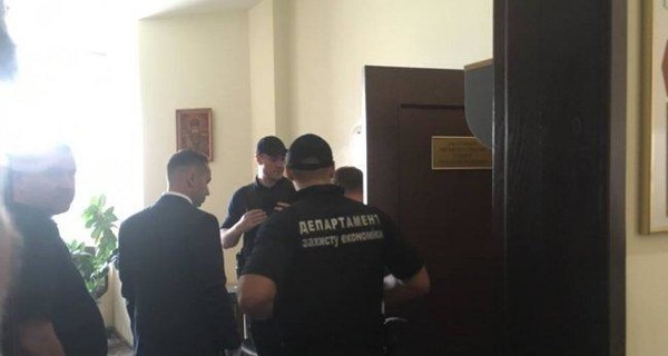 Полиция провела обыски в мэрии Луцка