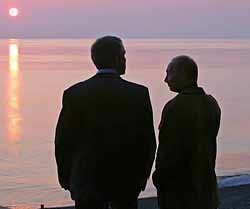 Буш и Путин плясали на берегу Черного моря 