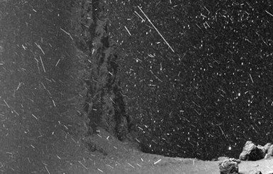 Исследователи показали видео метели на комете Чурюмова-Герасименко 