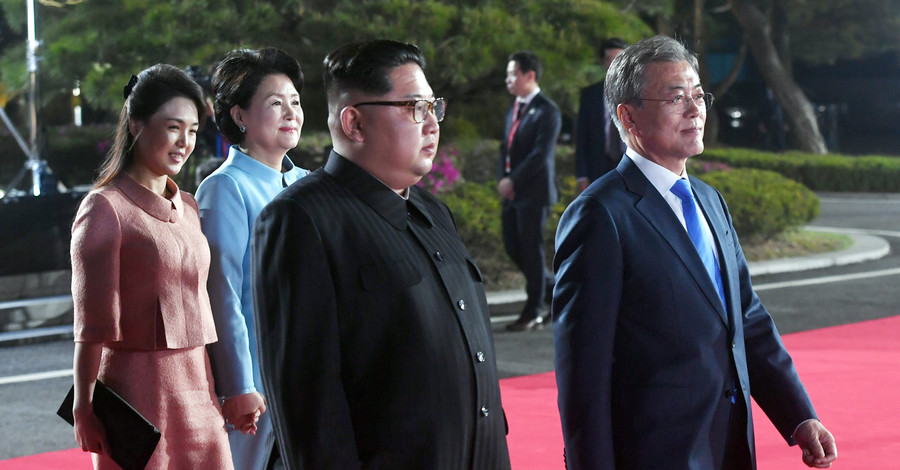 Ким Чен Ын мог привезти на историческую встречу с лидером Южной Кореи персональный туалет