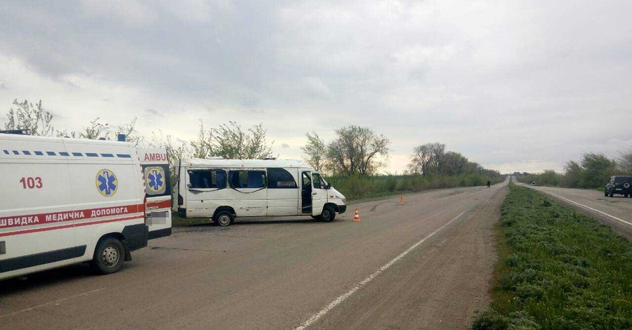 На Днепропетровщине маршрутка попала в аварию: пострадали 5 человек