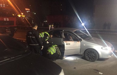 В Киеве взорвался автомобиль с людьми
