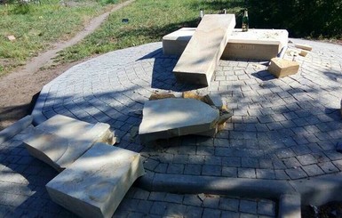 В Запорожье уничтожили памятный знак воинам АТО