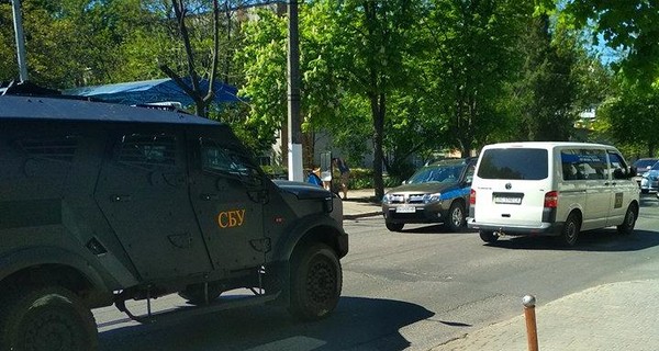 Одесса в преддверие 2 мая: броневики на улицах, две тысячи полицейских и покушение на экс-лидера Правого сектора