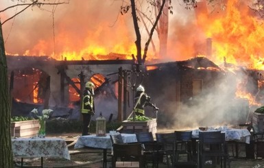 В Одессе 1 мая сгорел бар 