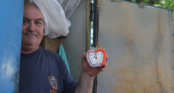 Охранник парковки, на которую влетела фура: 