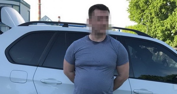 Депортированного из США украинского хакера задержали в Киеве за перевозку кокаина