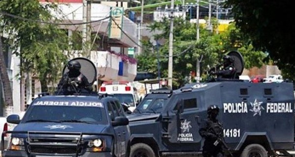 В Мексике нашли девять тел в кузове грузовика