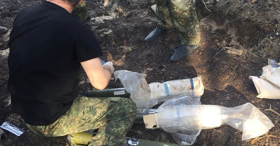 В Луганской области на пепелище нашли три гранатомета