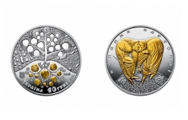НБУ выпустил серебряную монету, посвященную копанию картошки