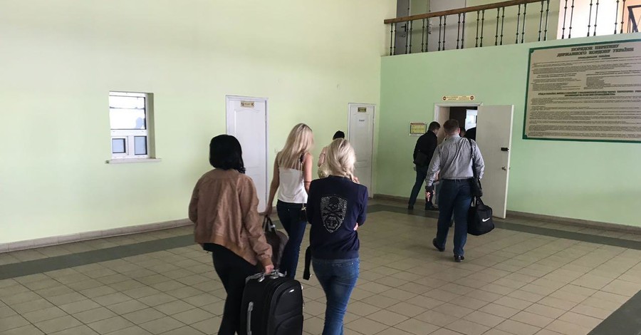 Пограничники поймали торговца людьми, который вез украинских девушек в Польшу