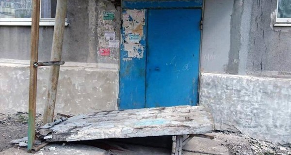 Четверых детей прибило бетонной плитой в Доброполье