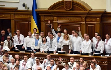 Как политики поздравили украинцев с Днем вышиванки