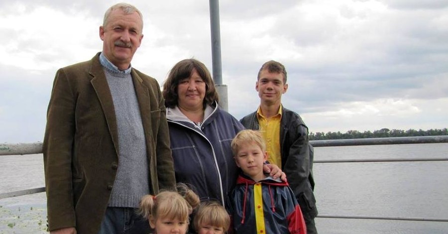 Детдомовец отказался от усыновления в Америке и обрел две семьи в Украине