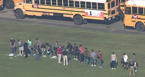 Подробности стрельбы в Техасе: нападавший оказался 17-летним школьником 