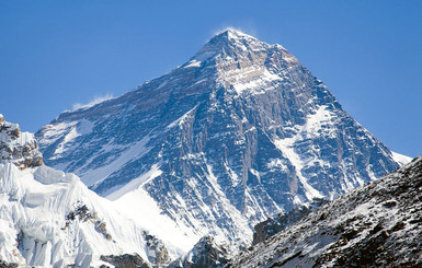 На Эвересте за два дня погибли два альпиниста 