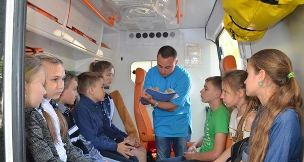 Неизвестным веществом в Николаеве отравились 39 школьников