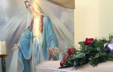 Убитую итальянским мужем украинку похоронили в Мелфи