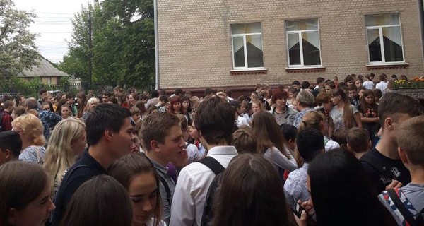 В Харькове 15 школьников попали в больницу из-за распыления неизвестного вещества