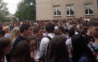 В Харькове 15 школьников попали в больницу из-за распыления неизвестного вещества