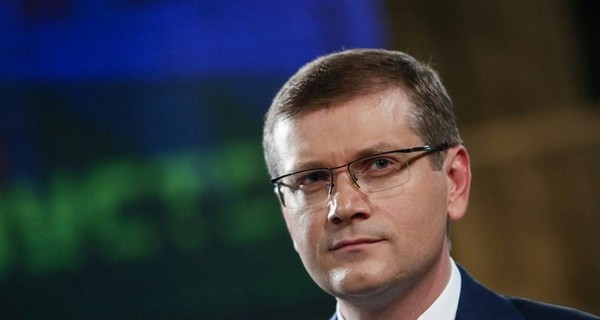 Луценко просит снять неприкосновенность с двух депутатов 