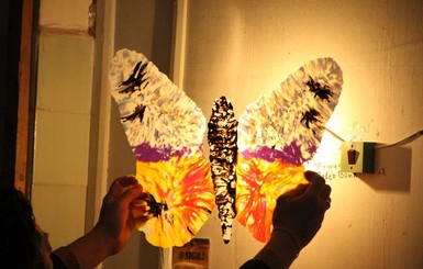 Бабочки и внеземные миры: одессит делает светильники из крышечек для бутылок