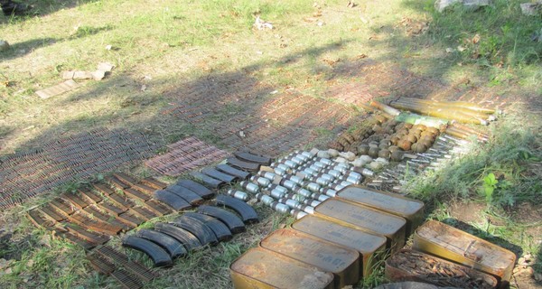 На Луганщине нашли тайник с минами и гранатами