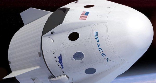 SpaceX отложила первый туристический полет вокруг Луны 