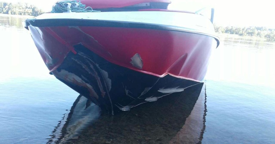 На Днепре в Херсонской области столкнулись две лодки, пострадали дети