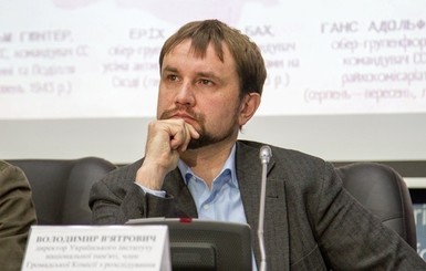 Вятрович заявил о необходимости снести памятники Жукову