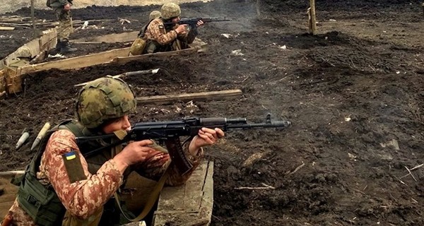 На Донбассе продолжались бои, есть погибшие  