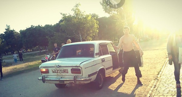 В Запорожье посреди дороги напали на 