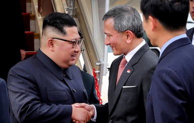 Появились первые снимки Ким Чен Ына в Сингапуре