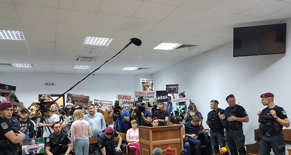 В Киеве начался суд над адвокатом-догхантером