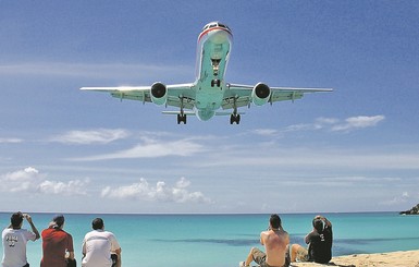 Как надежнее лететь в отпуск: регулярным рейсом, лоукостом или чартером