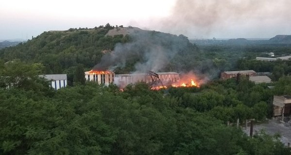 В Донецке пожар на шахте Куйбышевская, город затянут смогом