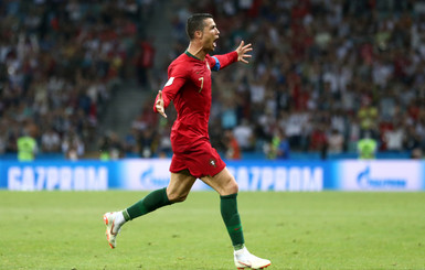 Роналду в огне. Его хет-трик спас для Португалии ничью в матче с Испанией