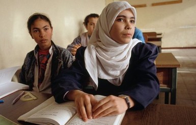 В Алжире на время школьных экзаменов отключат интернет 