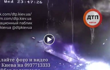 Под Киевом водитель взорвал АЗС, забыв вытянуть заправочный пистолет из бензобака