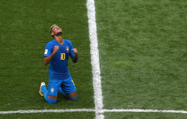Неймар в слезах. Есть первая победа Бразилии на чемпионате мира!