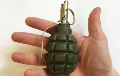 Пьяный военный в Глухове бросил гранату в жилой дом