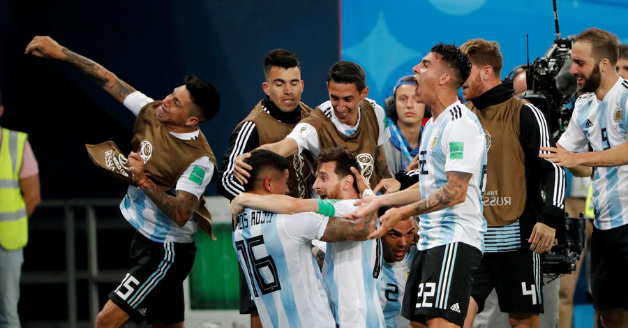 Аргентина еще поиграет. Месси и Ко дожали Нигерию и заскочили в 1/8 финала