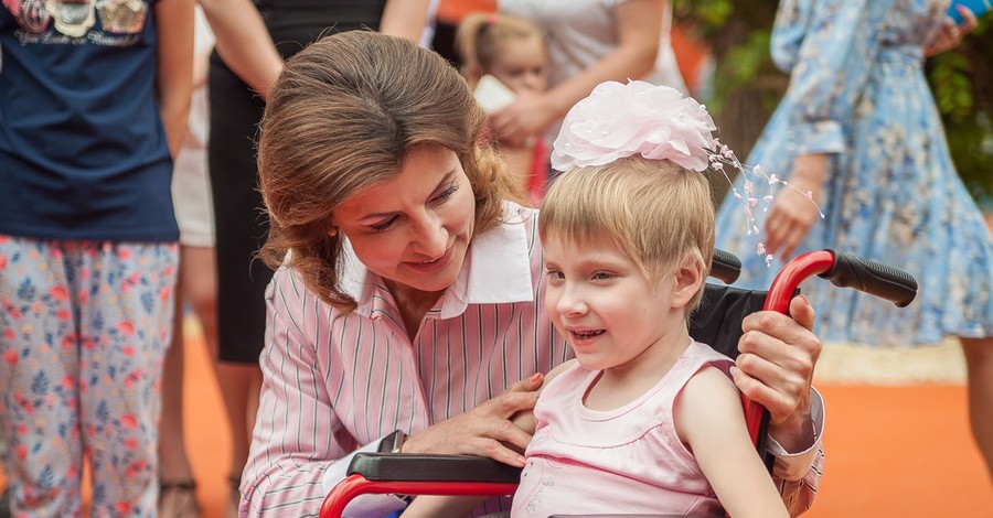 Марина Порошенко открыла в Днепре первый в Украине инклюзивный парк, построенный областной госадминистрацией